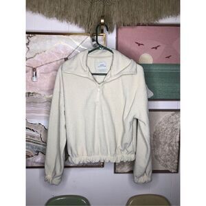 Urban Outfitters Women's Judy Fuzzy Half-Zip Jacket White Small